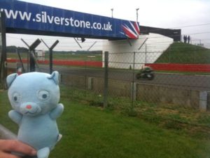 Tino au circuit de Silverstone en Angleterre